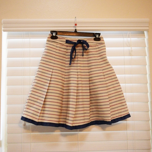 Unbranded Dresses & Skirts - Cream Pleated skirt size Small
